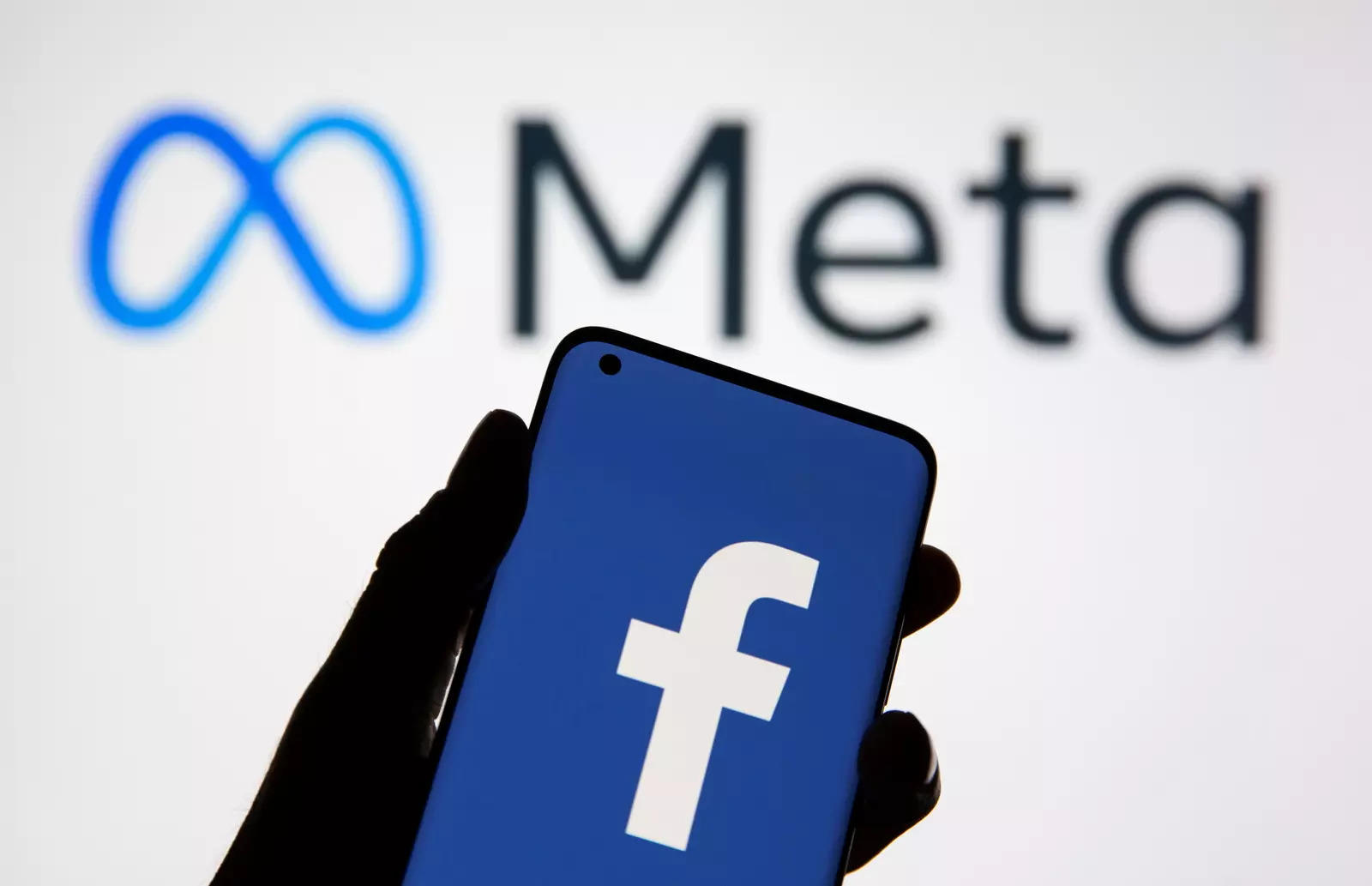 meta warns facebook users